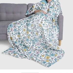 Miffy Oodie Floral Patterned Blanket